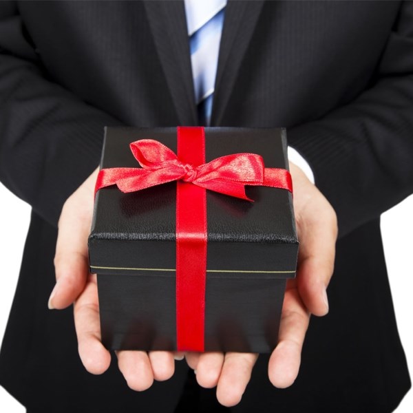 Какие права имеет бывший в отношении подарков?